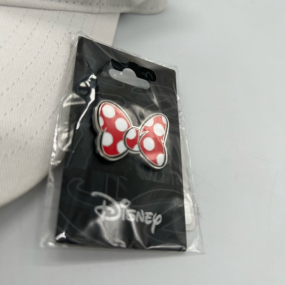 NWT Disney Minnie Mouse Set of 2 Hat and Pin Bow White - Picture 3 of 7